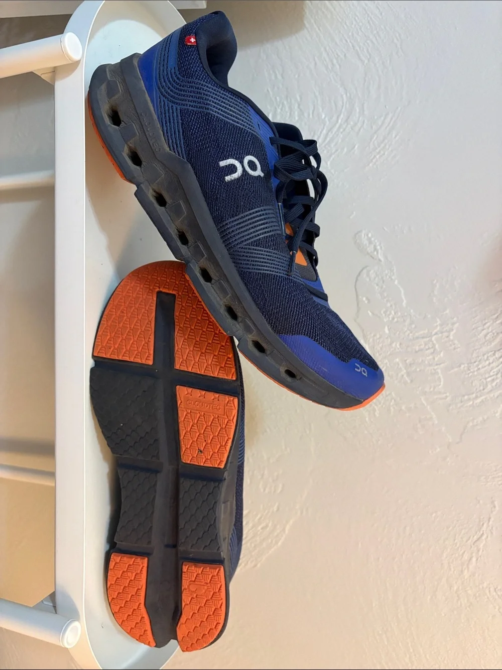 On Running Men's Navy and Orange Cloudtec Running Sneakers